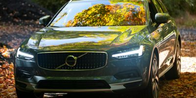 Buy a 2022 Volvo in Harbert, MI
