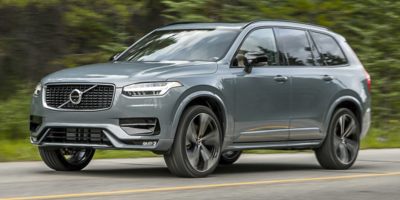 Buy a 2022 Volvo in North Waltham, MA